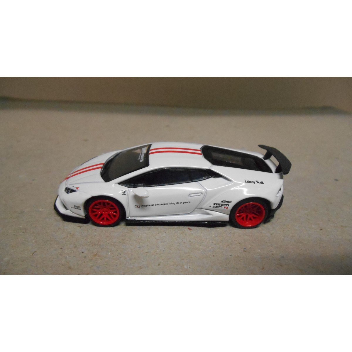 LAMBORGHINI HURACAN LB WORKS WHITE W/RED STRIPE 1:64 MINI GT
