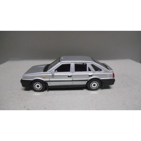 FSO POLONEZ CARO SILVER 1:43 BBURAGO