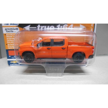 CHEVROLET SILVERADO 2020 ZL1 LT TRAIL BOSS 1:64 AUTO WORLD