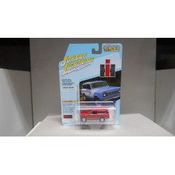 INTERNATIONAL SCOUT II 1979 MAROON METALLIC 1:64 JOHNNY LIGHTNING