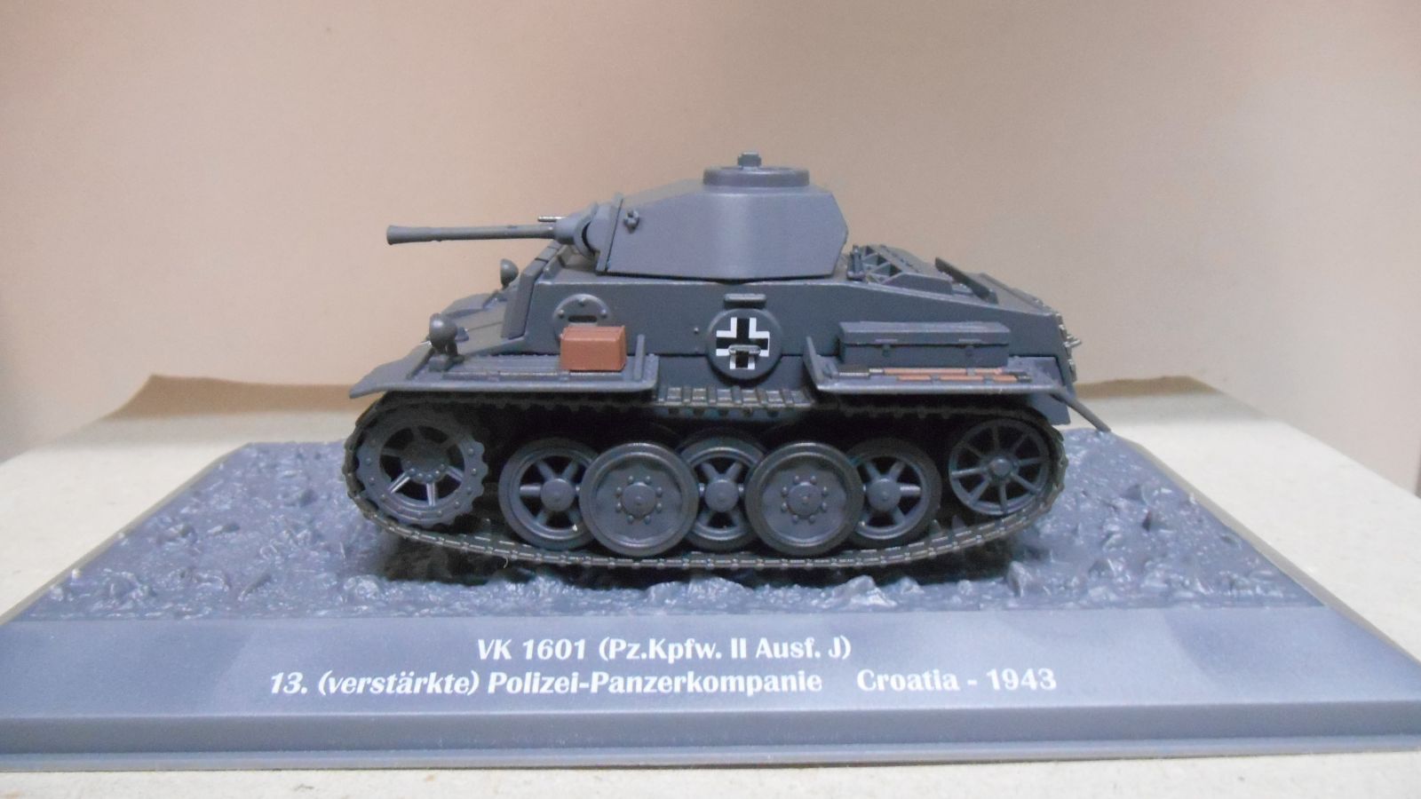 Miniature Panzer II VK 1601 - Police Panzer Kompanie, Croatie 1943 - échelle 1/43, Zamak, Boîte