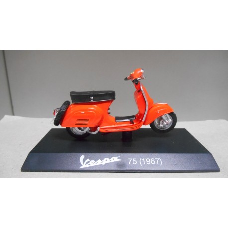 VESPA 75 1967 MOTO/BIKE 1:18 SALVAT MAISTO