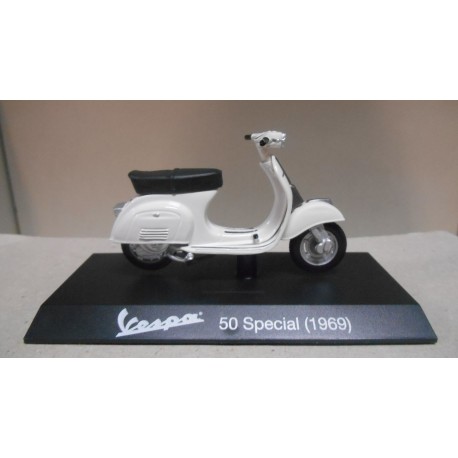 VESPA 50 SPECIAL 1969 MOTO/BIKE 1:18 SALVAT MAISTO