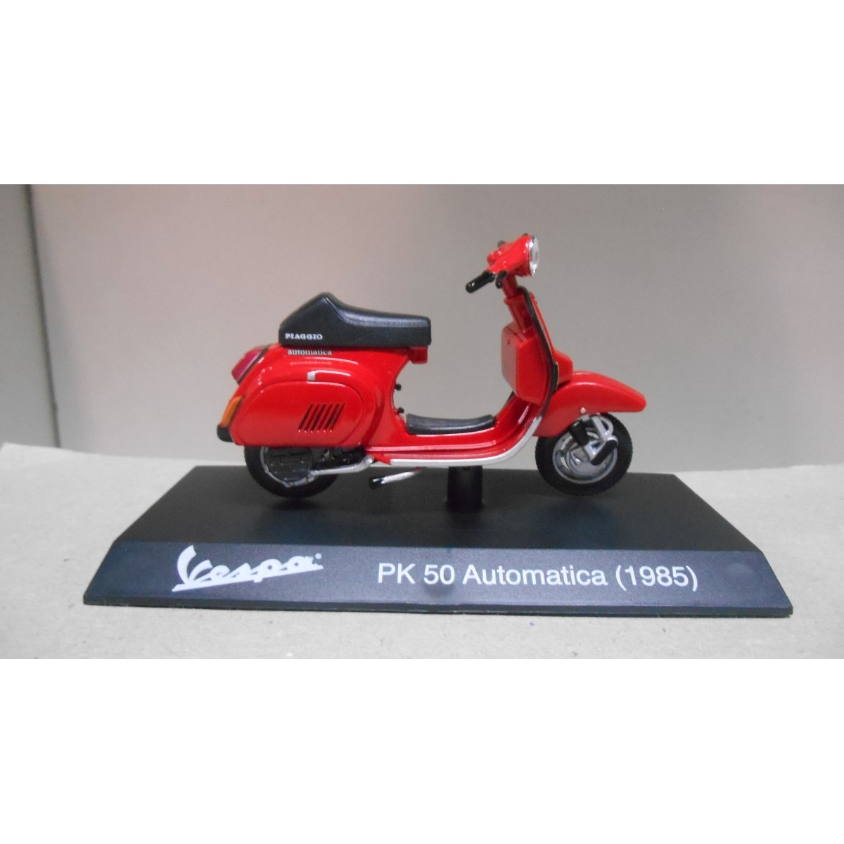 Moto vespa 1:18 Maisto