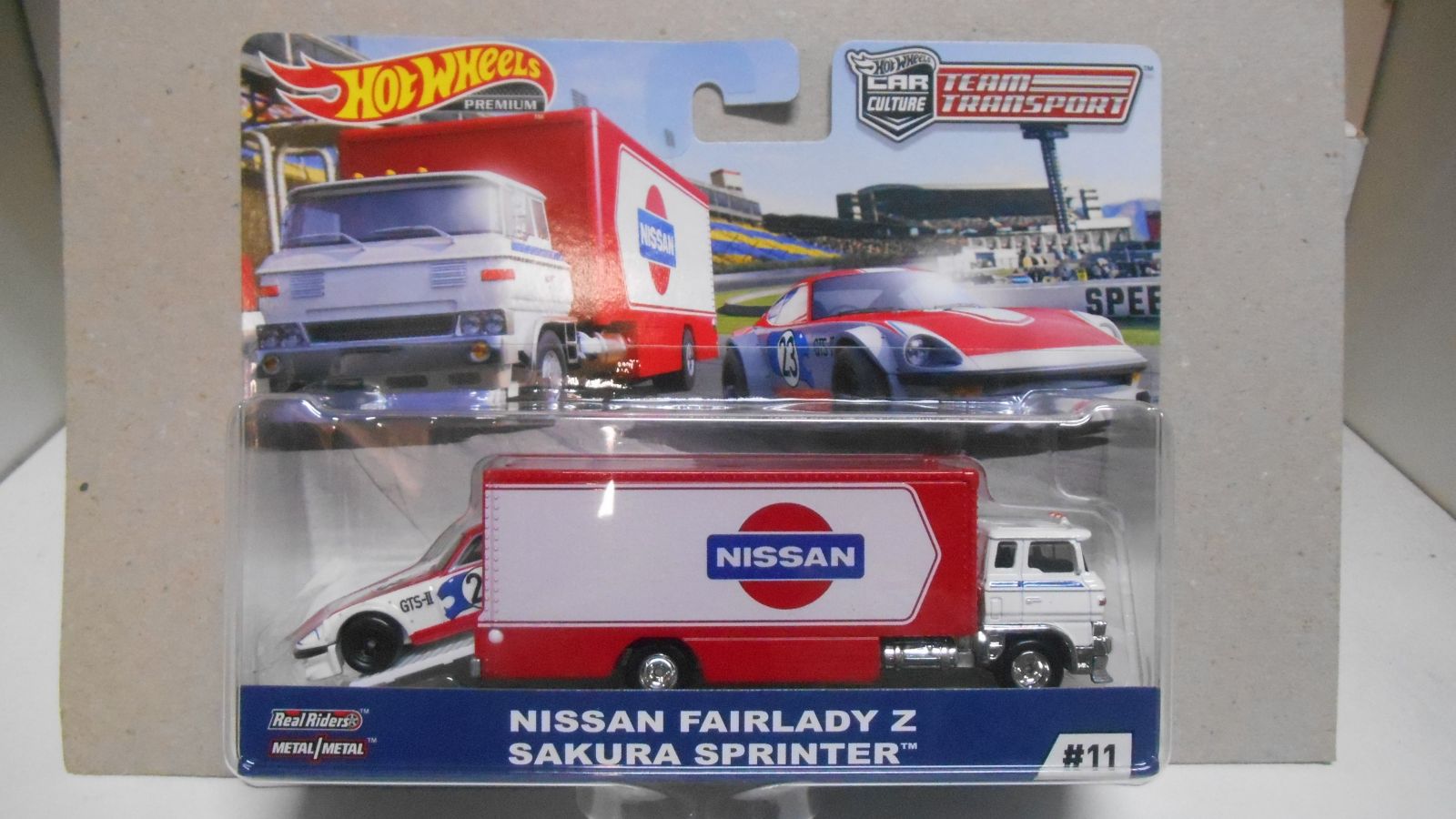 NISSAN FAIRLADY Z + SAKURA SPRINTER TEAM TRANSPORT n11 1:64 HOT