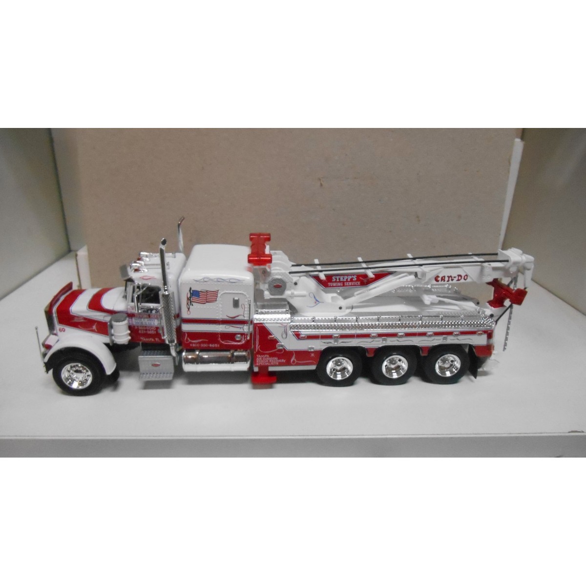 Peterbilt 359 Wrecker Tow Truck Green EAN