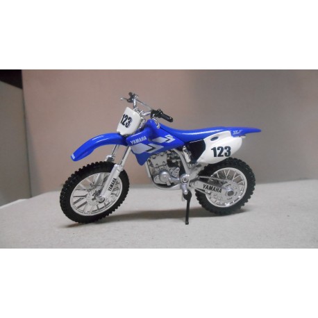 YAMAHA YZ 400F MOTO/BIKE 1:18 MAISTO