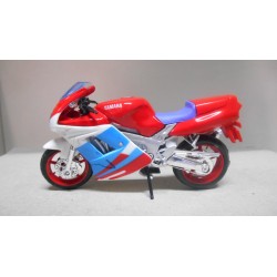 YAMAHA FZR 600R MOTO/BIKE 1:18 MAISTO