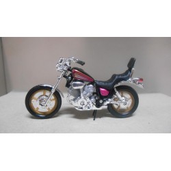 YAMAHA 1000 XV VIRAGO MOTO/BIKE 1:18 MAISTO