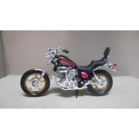 YAMAHA 1000 XV VIRAGO MOTO/BIKE 1:18 MAISTO