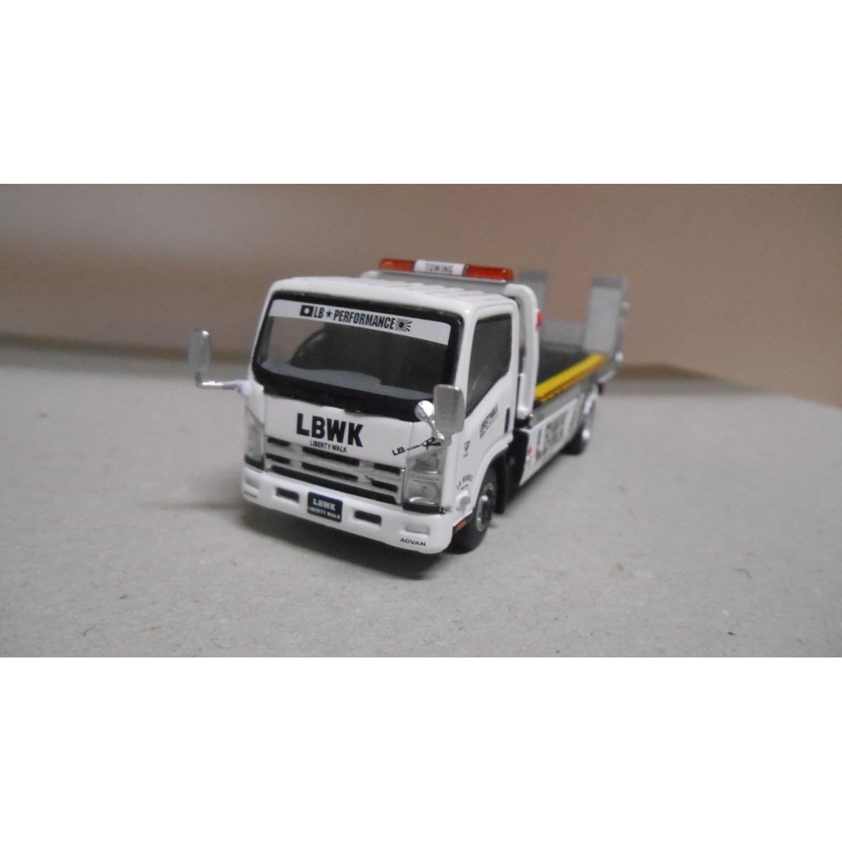 ISUZU N-SERIES TRANSPORTER/PLATAFORMA GRUA/WRECKER LB-WK 1:64 MINI GT ...