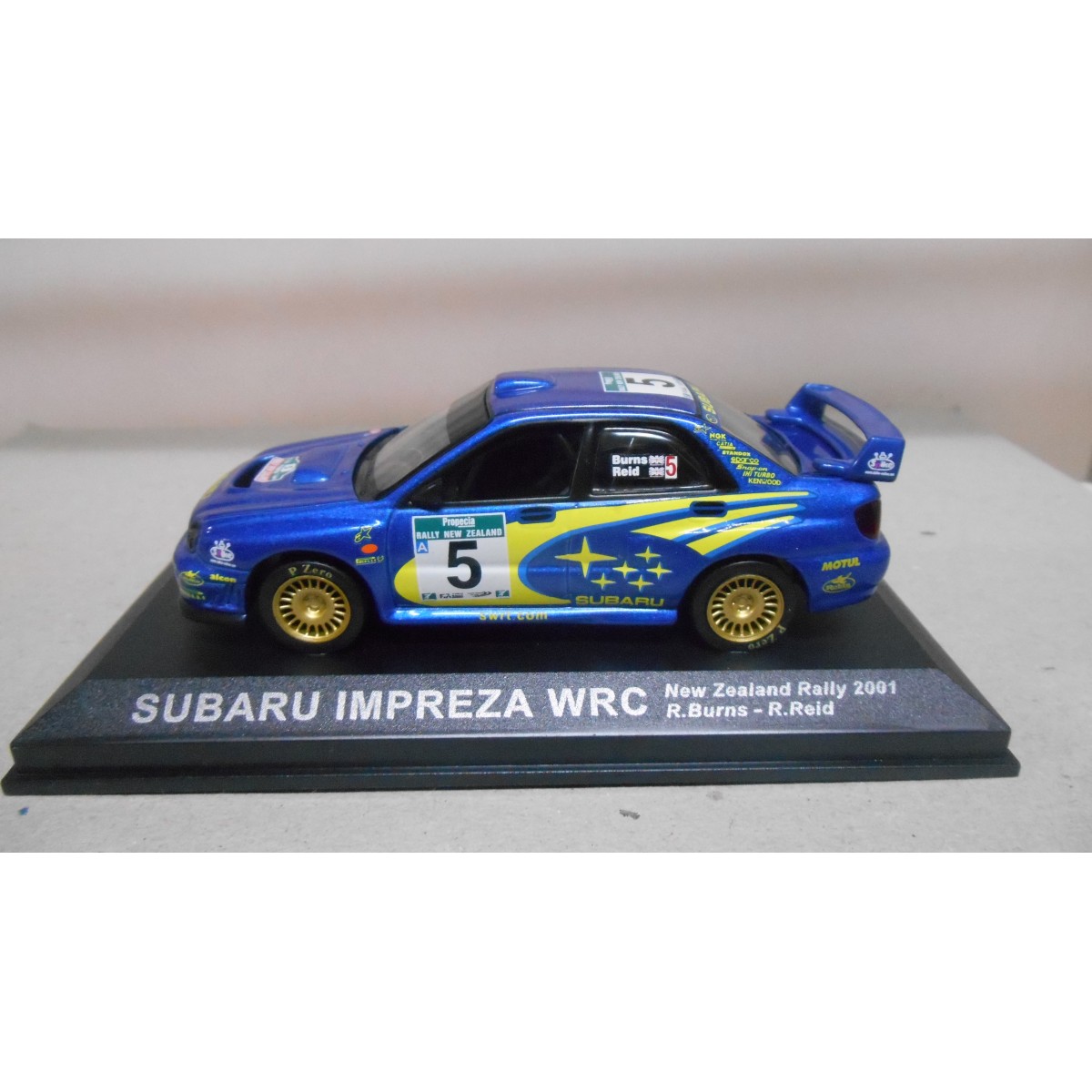 SUBARU IMPREZA WRC RALLY NEW ZEALAND 2001 R.BURNS 1:43 ALTAYA IXO