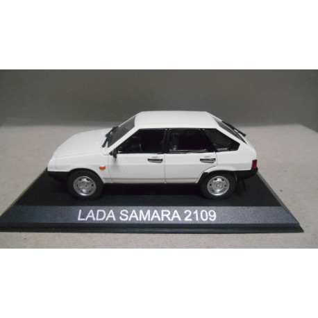 VAZ-2109/SAMARA WHITE/CREAM 1:43 DeAGOSTINI IXO