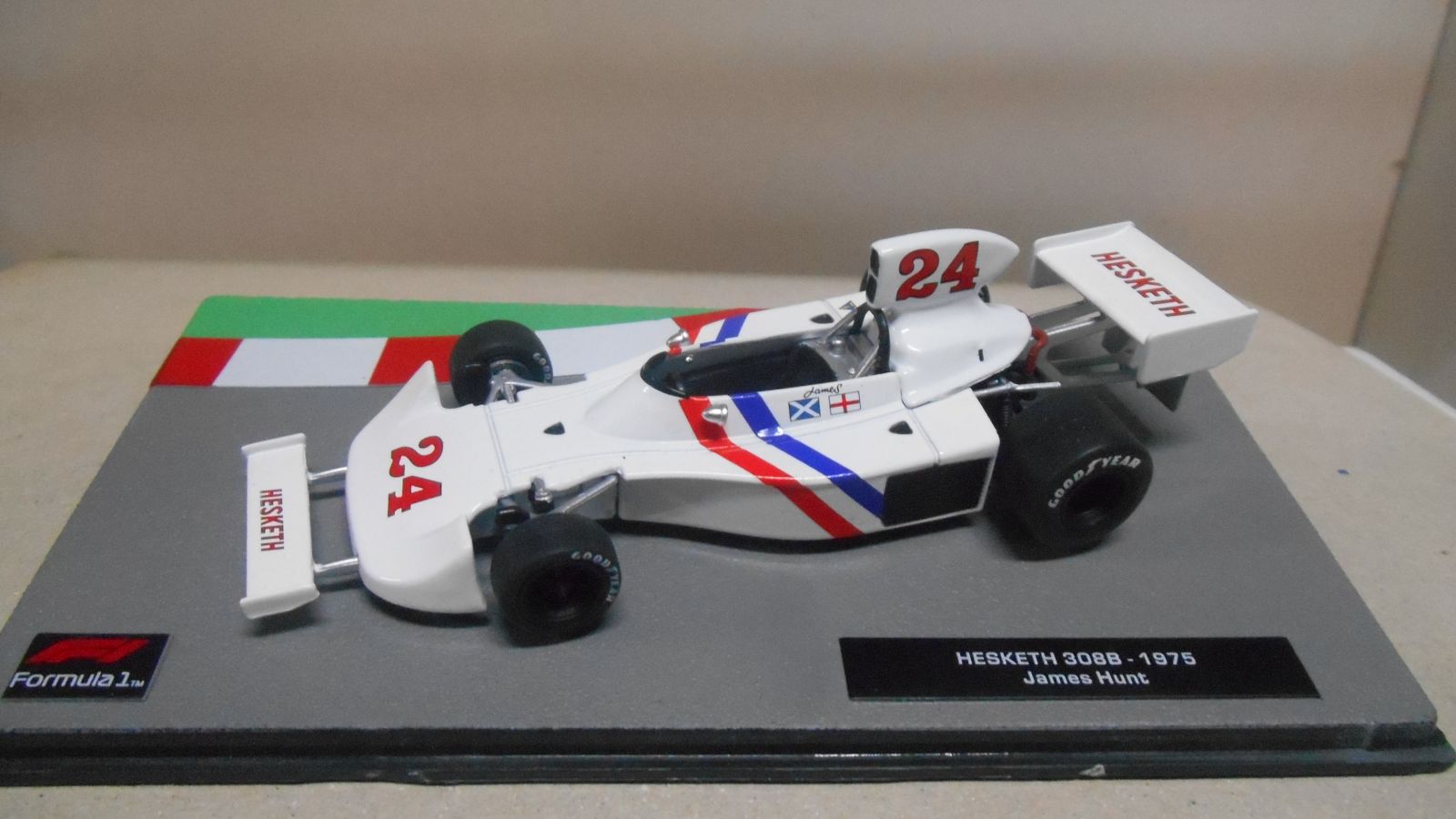 HESKETH 308B FORMULA F1 1975 JAMES HUNT 1:43 SALVAT IXO - BCN