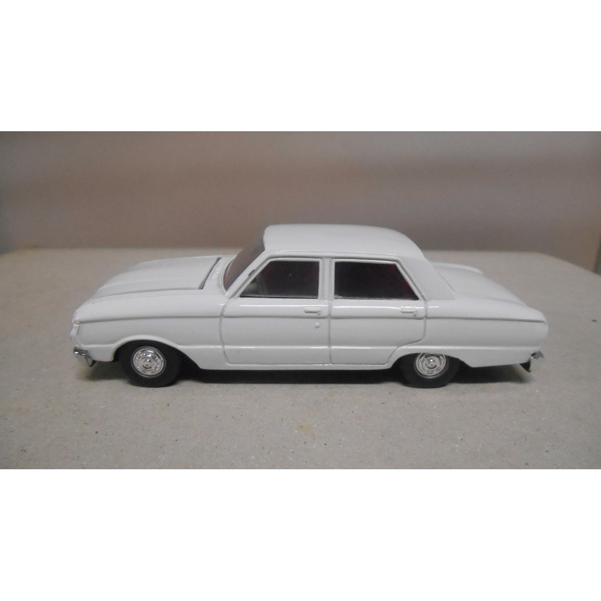 FORD FALCON 1973 WHITE 1:43 BUBY REPLICA 1999 DEFECTO RUEDA - BCN
