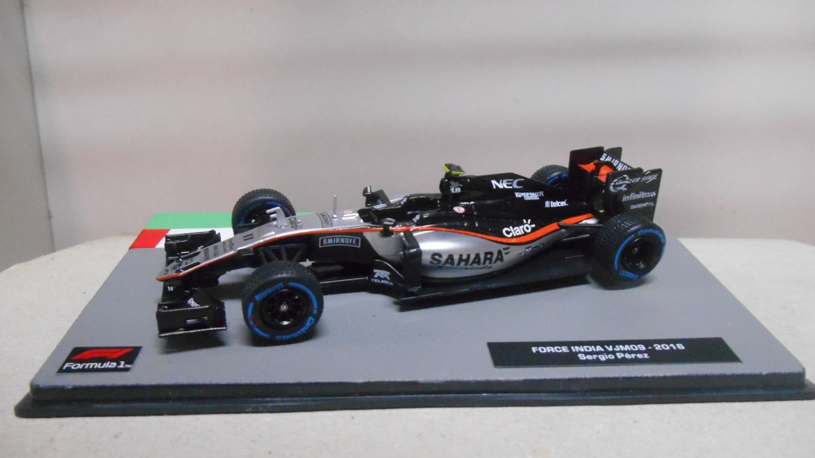 Miniature Minichamps 1/43 - Force India F1 2016 - Sergio Perez - Collection