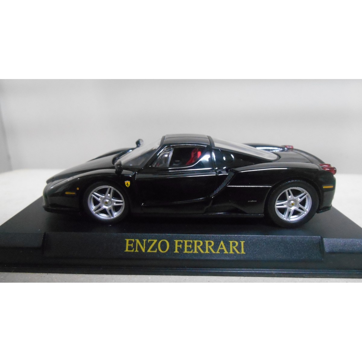 FERRARI ENZO BLACK/NEGRO 1:43 SALVAT IXO HARD BOX - BCN