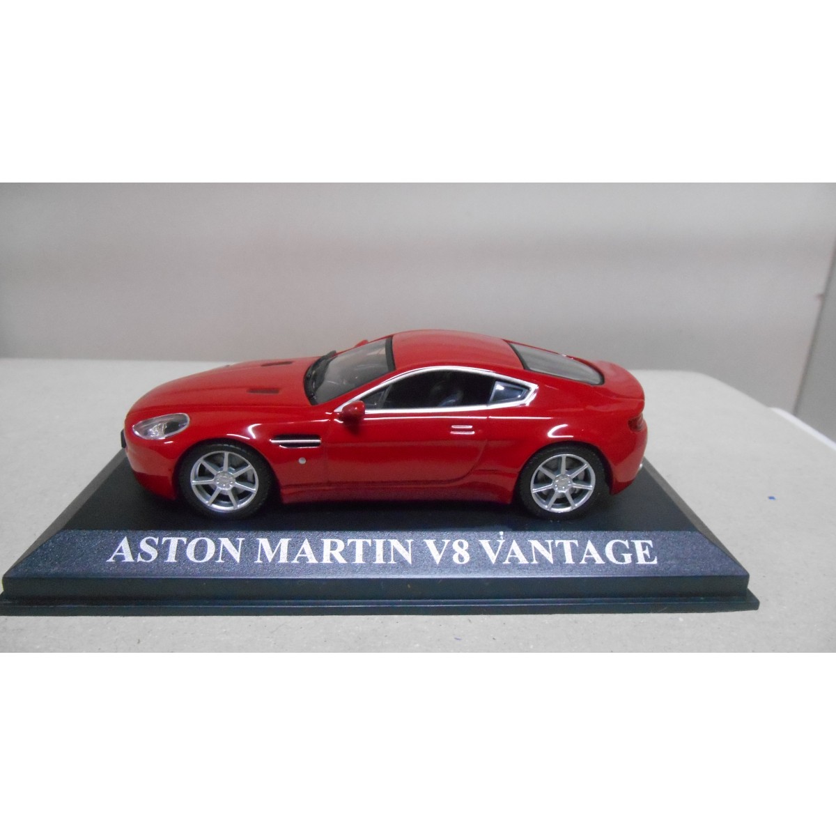 ASTON MARTIN V8 Vantage Le Mans (1999), dark green metallic