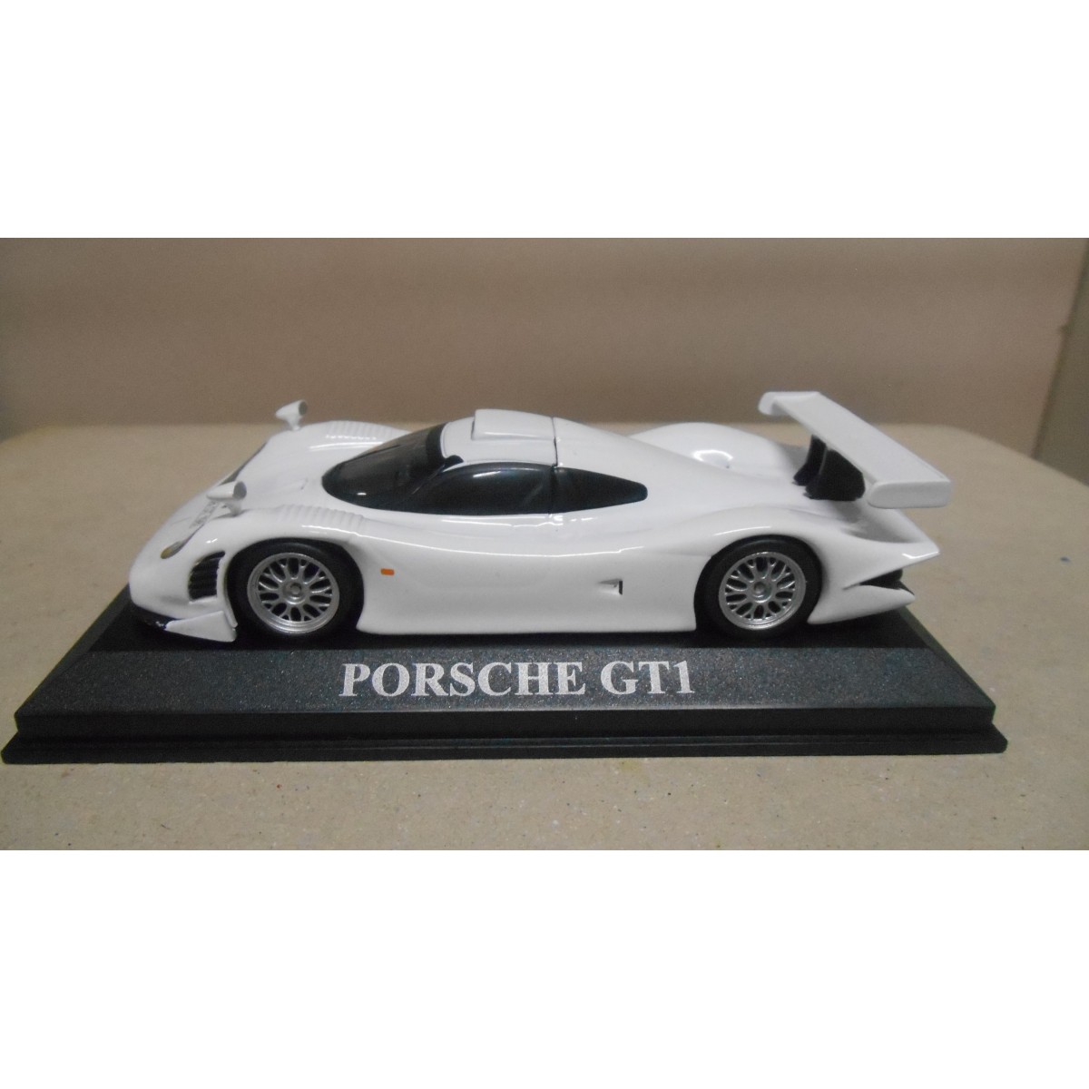 PORSCHE 911 GT1 LE MANS 1/18 ANSON Voir Description EUR 30,00 - FR