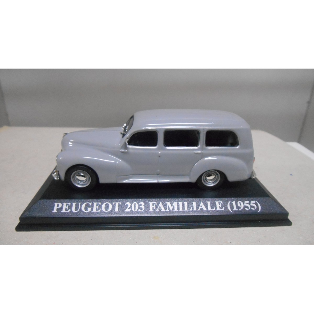 PEUGEOT 203 BREAK/FAMILIALE RAID LE CAP-PARIS 2000 1:43 SOLIDO 1:43