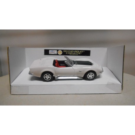 CHEVROLET CORVETTE C3 STINGRAY 1969 1:43 NEW RAY