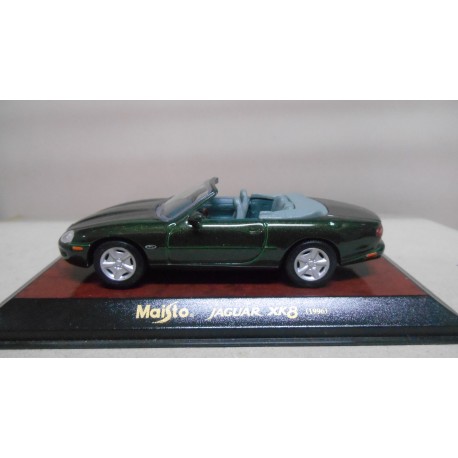 JAGUAR XK8 ONVERTIBLE 1996 GREEN 1:43 MAISTO URNA NO ORIGINAL