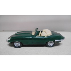 JAGUAR E-TYPE CABRIOLET GREEN 1:34/1:39 MAISTO NO BOX PULLBACK