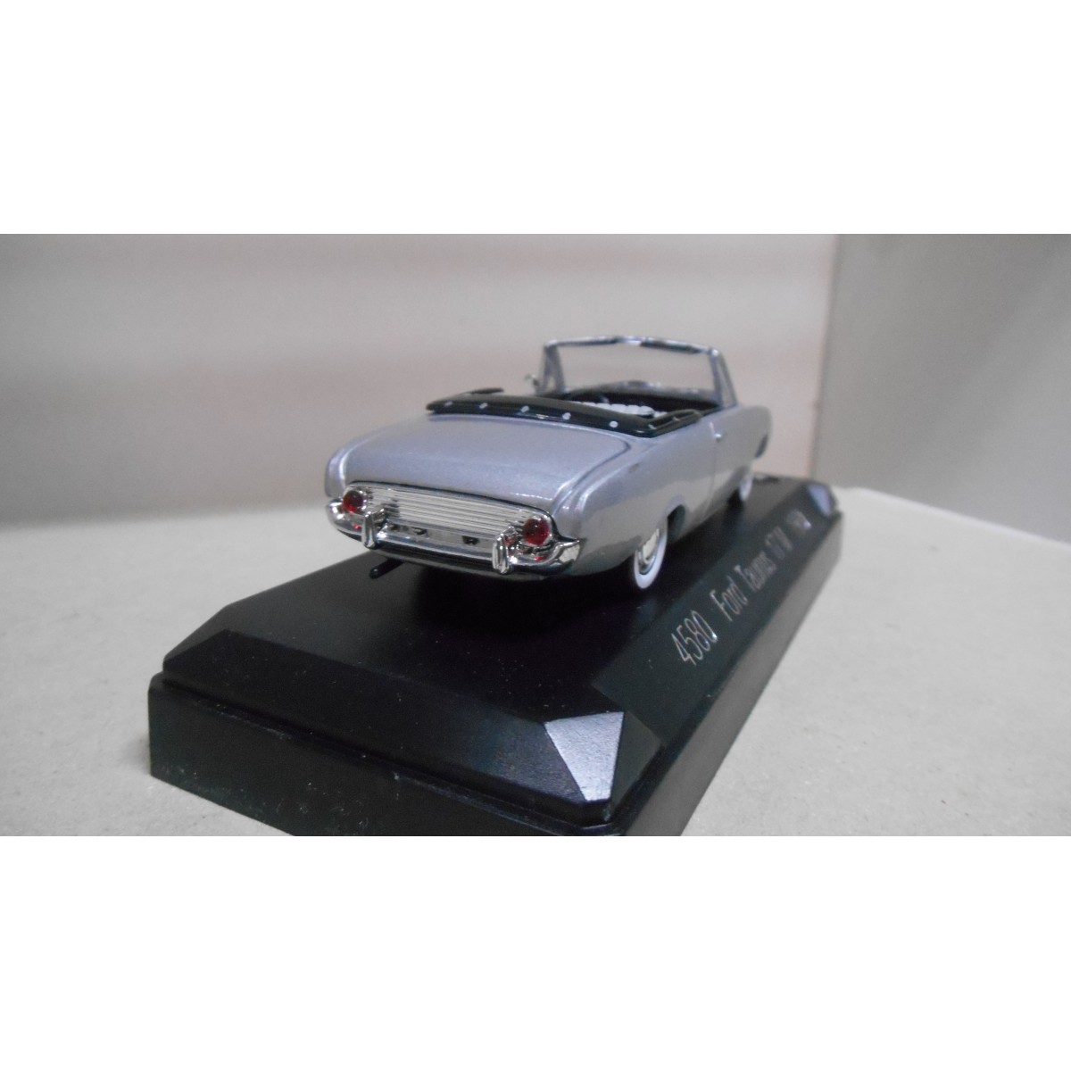 Miniature 1/43 Solido - Ford Taunus 17M Cabriolet 1957 - Réf. 4575 - Occasion Bon état