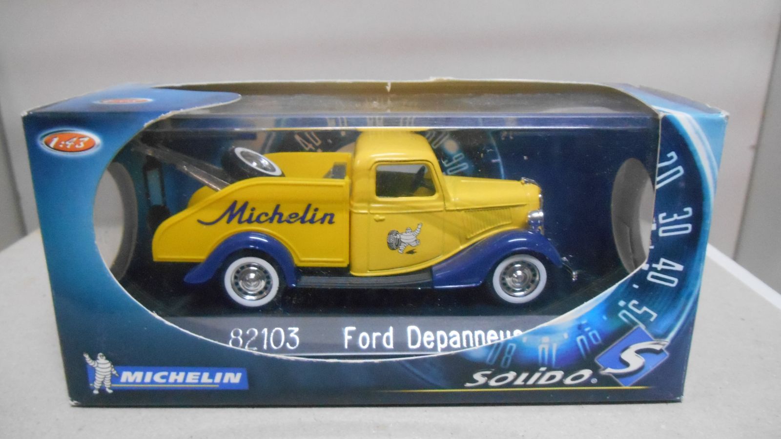 FORD V8 FOURGON CITERNE TEXACO (1936) – 1/18 – SOLIDO – État