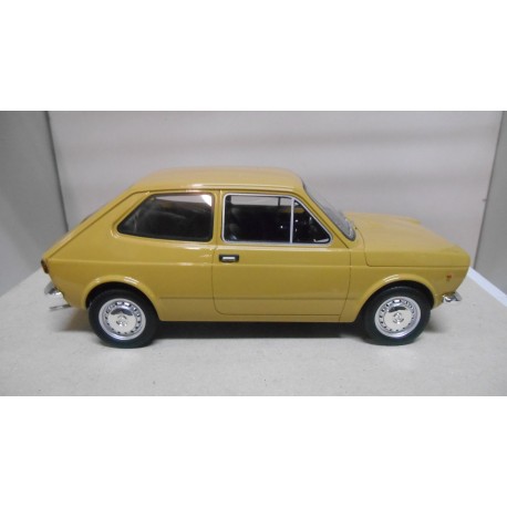 SEAT 127 YELLOW/AMARILLO 1971 MATRICULA DELANTERA DESPEGADA RESINA 1:18 LAUDO