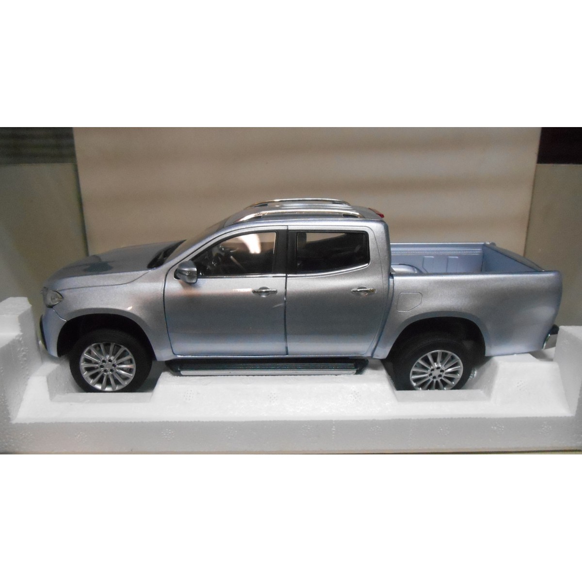 MERCEDES-BENZ X-CLASS 2017 SILVER 1:18 NOREV 183420 - BCN STOCK CARS