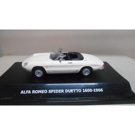 ALFA ROMEO SPIDER DUETTO 1600 WHITE 1966 1:43 MAXI CAR