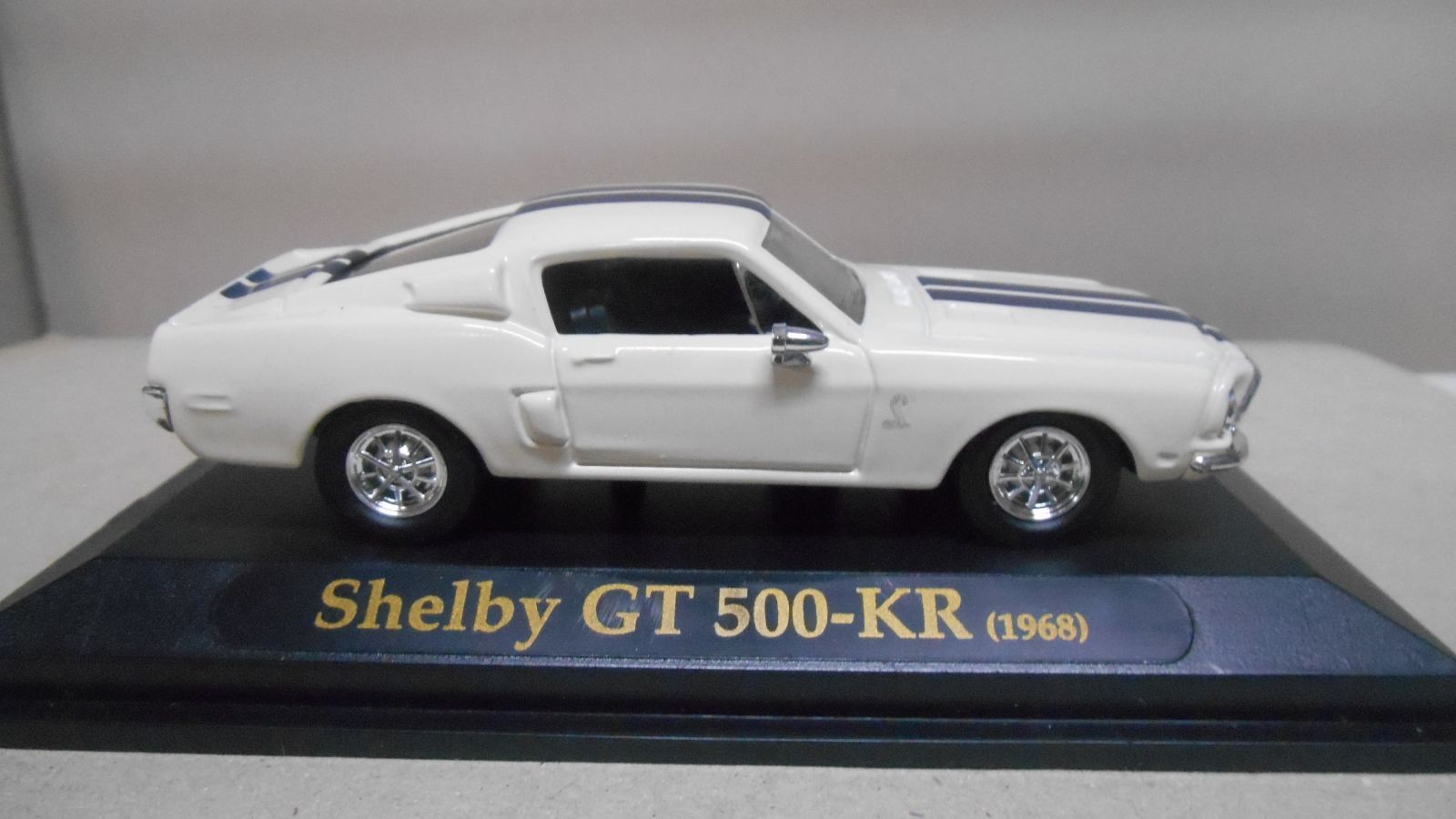 SHELBY (FORD MUSTANG) GT 500-KR 1968 1:43 YATMING NO CAJA/V FOTOS