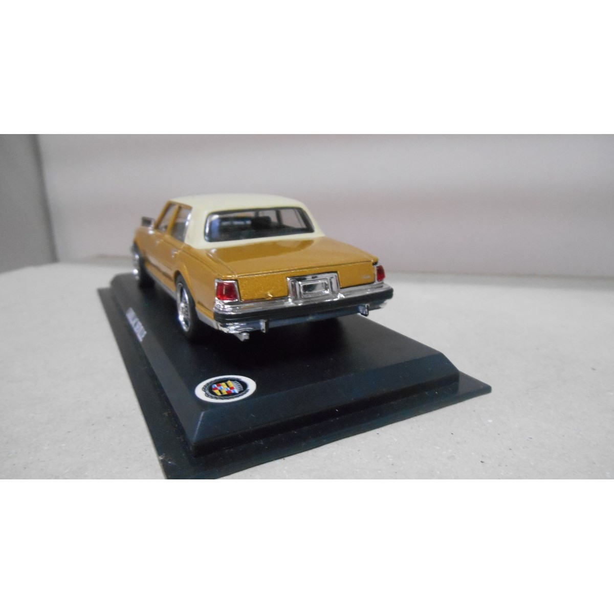 Cadillac Seville marron 1975-1979 roadster HANLEY SAN REMO MILAN DEL