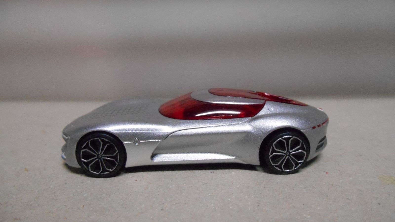 The Renault TREZOR Electric Coup&eacute; Concept