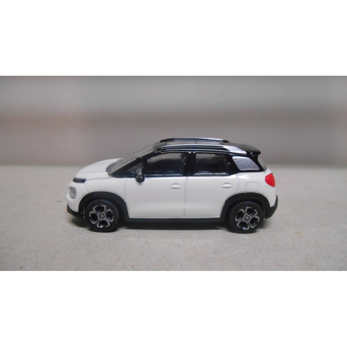 NOREV 155333 Citroën C3 Aircross 2017 Cosmic Silver & orange