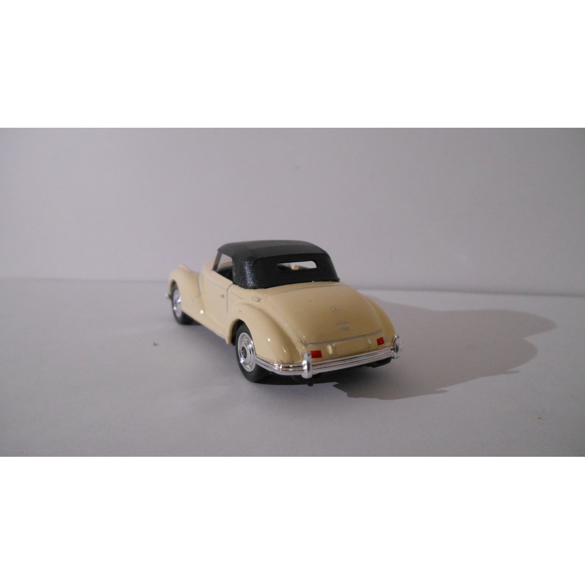 Welly 1:18 Mercedes 300S Cabriolet 1955 - Crème - Occasion Comme Neuf