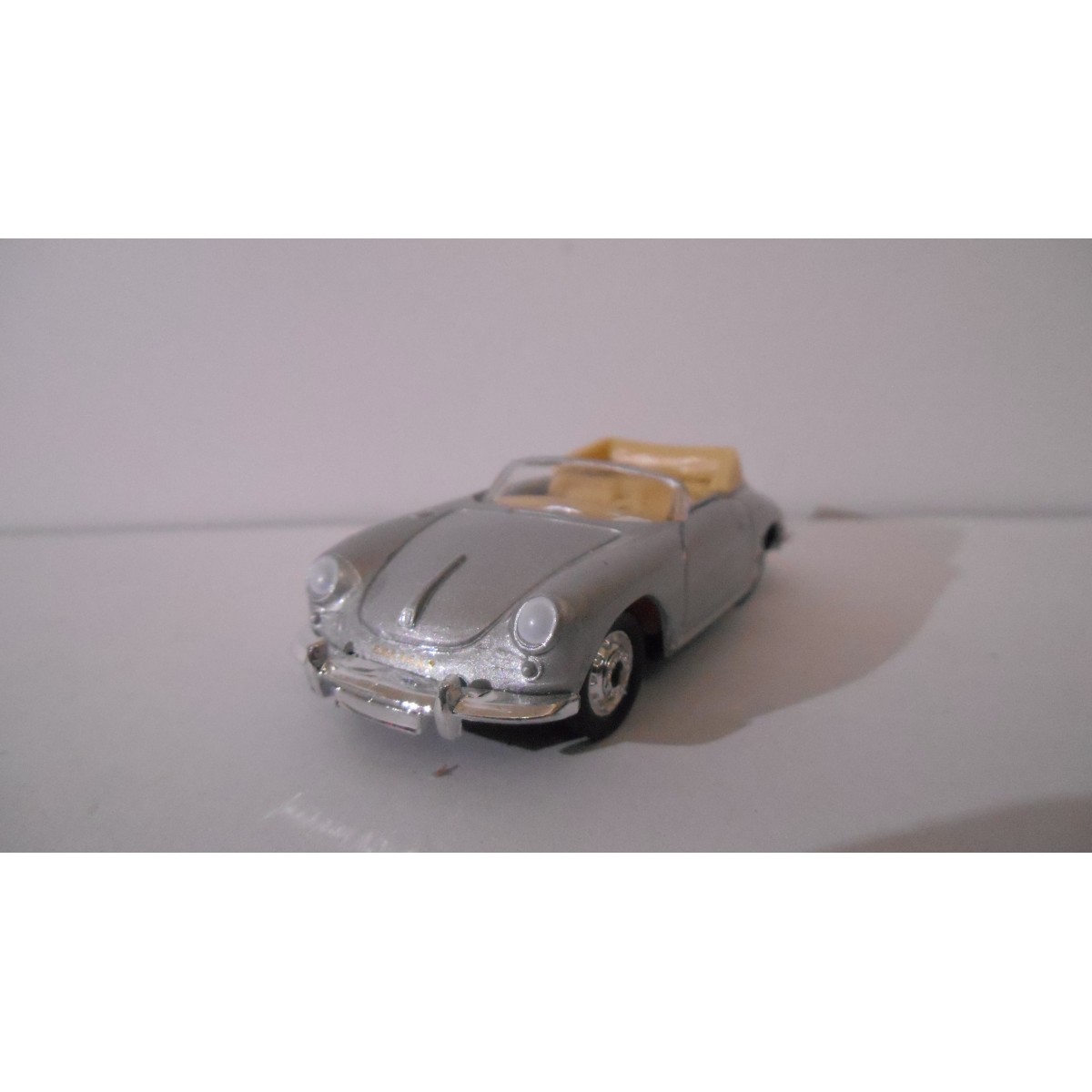 Welly Porsche 356b Coupe Rot Modellauto 1/43 - Mit Personalisiertem Wunschkennzeichen