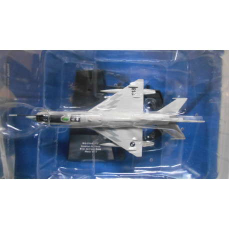 MIKOYAN-GUREVICH MIG-21 BIS CROACIA  + MAGAZINE 1:100 IXO SALVAT