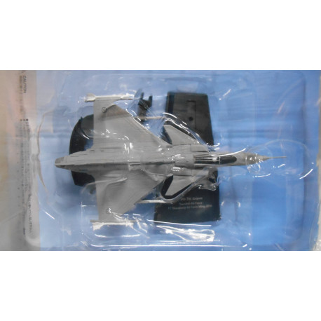 SAAB JAS 39C GRIPEN SUECIA/SWEDEN + MAGAZINE 1:100 IXO SALVAT