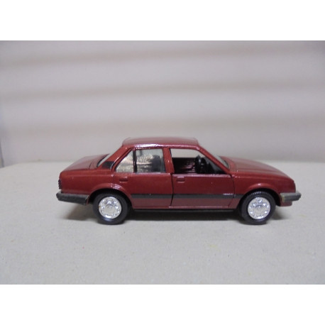 OPEL ASCONA C STUFENHECK-LIMOUSINE RED MET 1:43 GAMA 1140