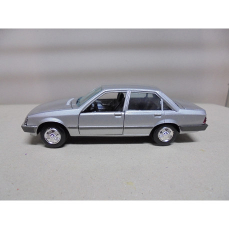 OPEL REKORD E SILVER 1:43 GAMA MINIAUTO 1176