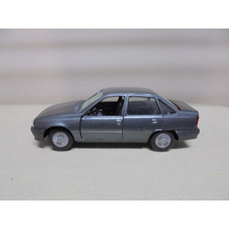 OPEL KADETT E GLS SEDAN 5P GREY 1:43 GAMA MINIAUTO 1198