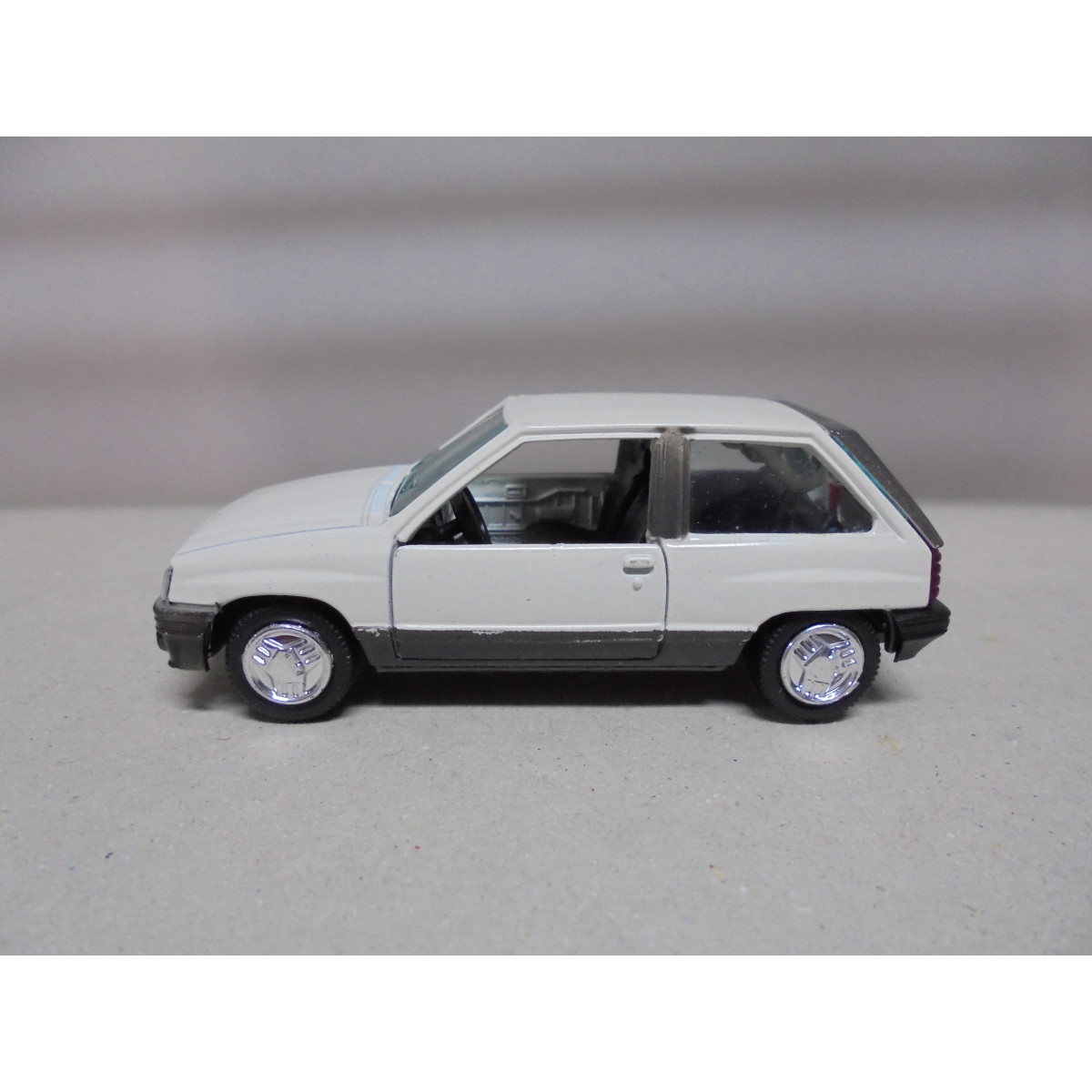 OPEL CORSA A SR WHITE 1:43 GAMA MINIAUTO 1159 - BCN STOCK CARS