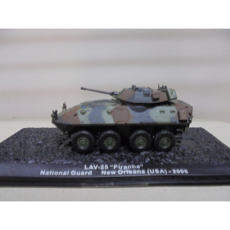 LAV-25 PIRANHA 2005 NATIONAL GUARD USA 1:43 ALTAYA IXO
