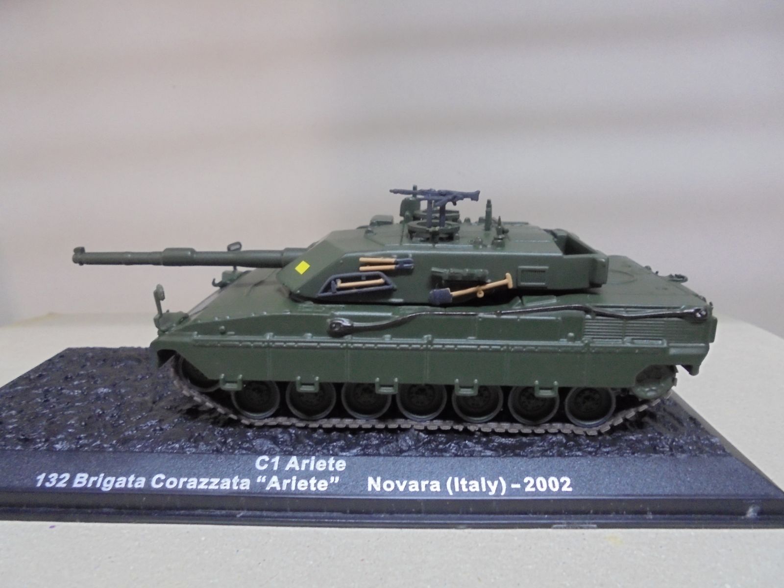 1/72 Blindé Char C1 ARIETE – Armée Italienne 2002 – Miniature Zamac, édition Limitée