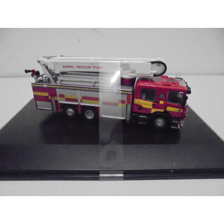 SCANIA AERIAL RESCUE PUMP FIRE/POMPIERS/BOMBEROS STRATHCLYDE 1:76 OXFORD