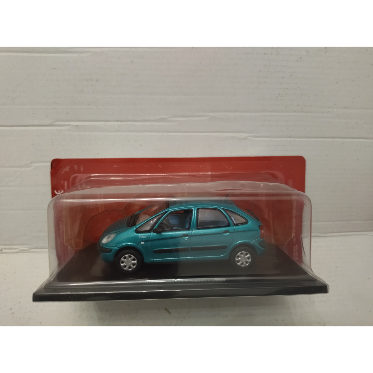 CITROEN XSARA PICASSO Gris NOREV 1:43 de reference AMC 009 174
