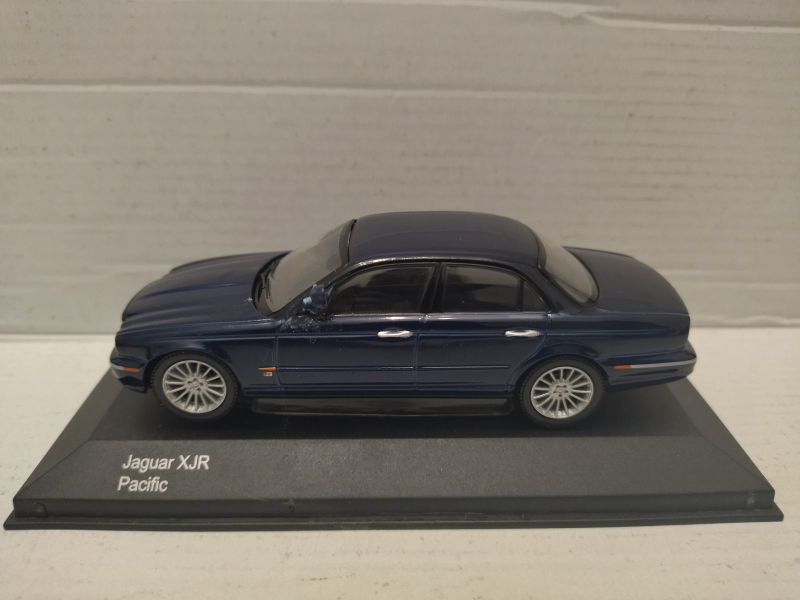 JAGUAR XJR PACIFIC BLUE 1:43 CORGI VANGUARDS VA09100 - BCN STOCK CARS