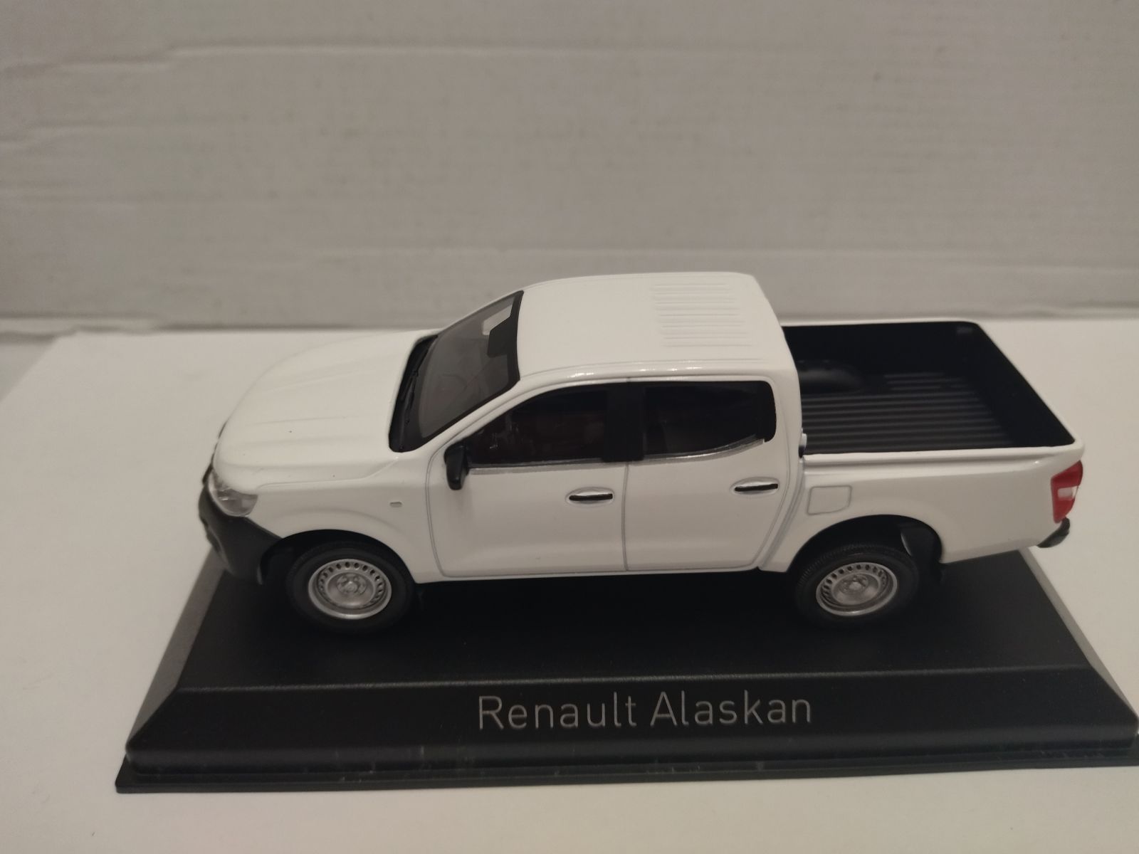 Miniature Norev Renault Alaskan 2017 - 1/43, Blanc, Collection